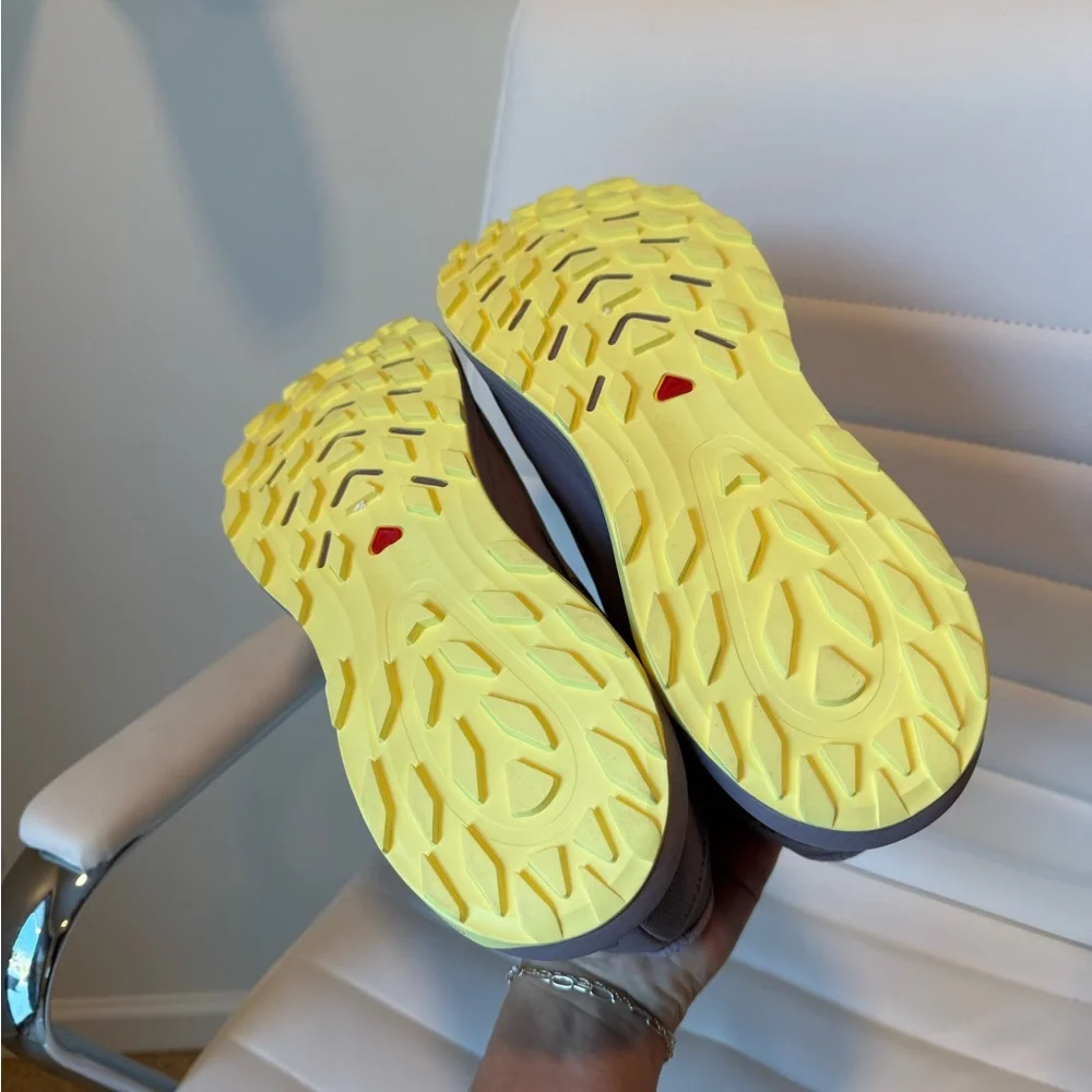 Women’s Salomon Ultra Glide Running Shoes, size 9.5 - Picture 8 of 10